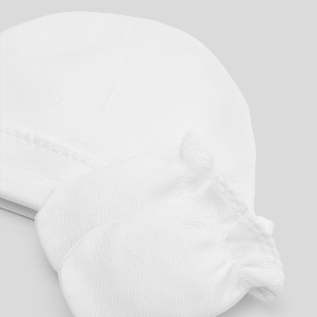 Baby hat and mittens set Baby hat and mittens set