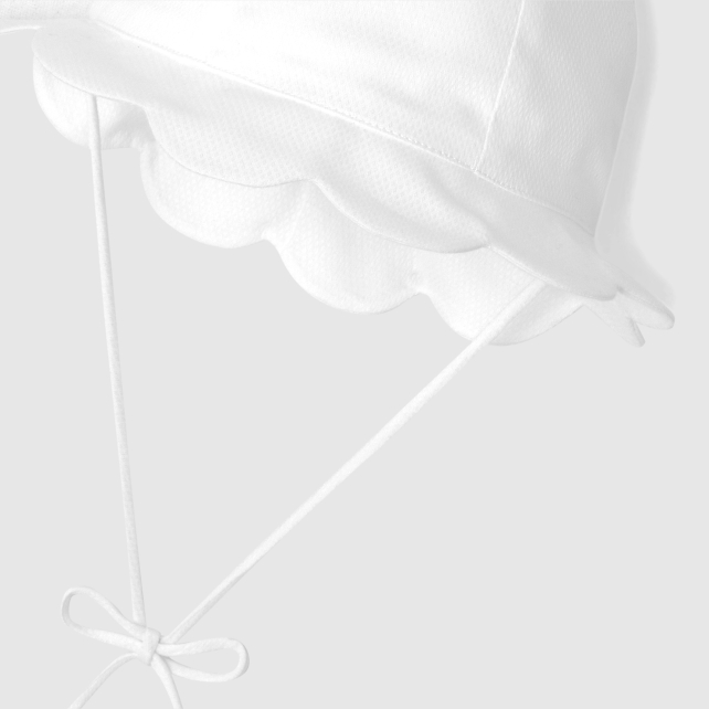 Baby girl scalloped hat Baby girl scalloped hat
