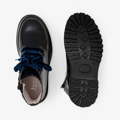 Girl patent leather boots