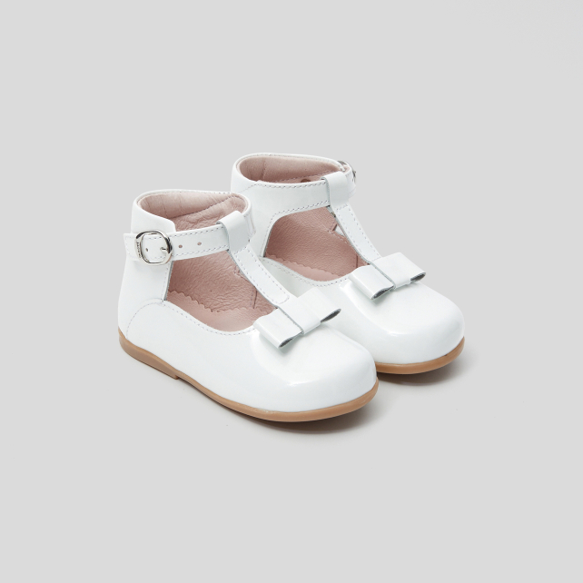 Baby girl smooth leather t-bar shoes Baby girl smooth leather t-bar shoes