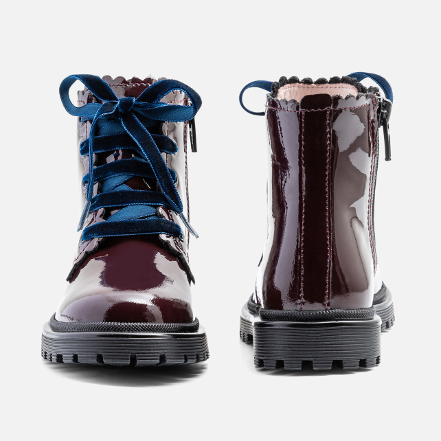 Girl boots in patent leather Girl boots in patent leather