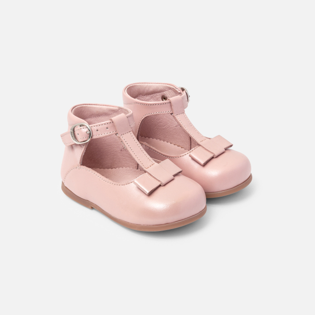 Baby girl smooth leather t-bar shoes Baby girl smooth leather t-bar shoes