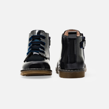 Baby girl smooth leather booties