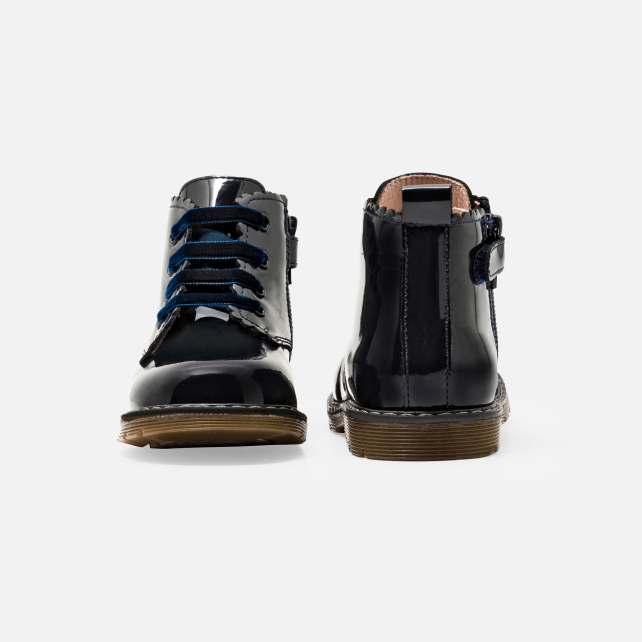 Baby girl smooth leather booties