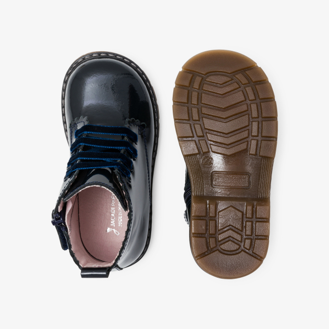 Baby girl smooth leather booties