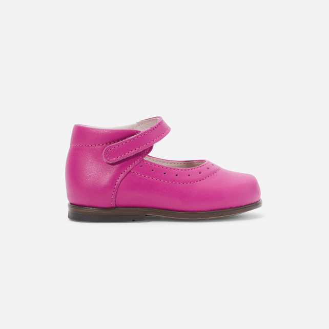 Baby girl patent leather Mary Janes Baby girl patent leather Mary Janes