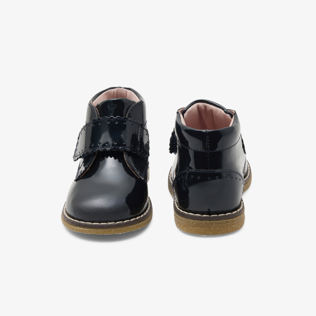 Baby girl first steps booties Baby girl first steps booties