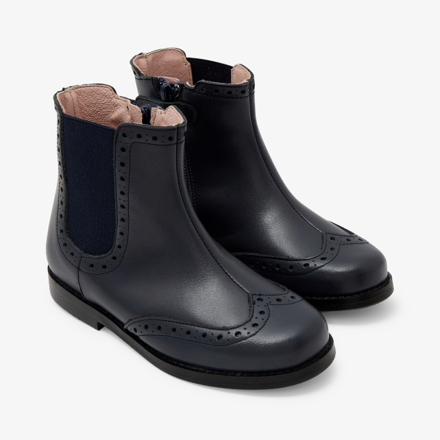 Girl leather Chelsea boots Girl leather Chelsea boots