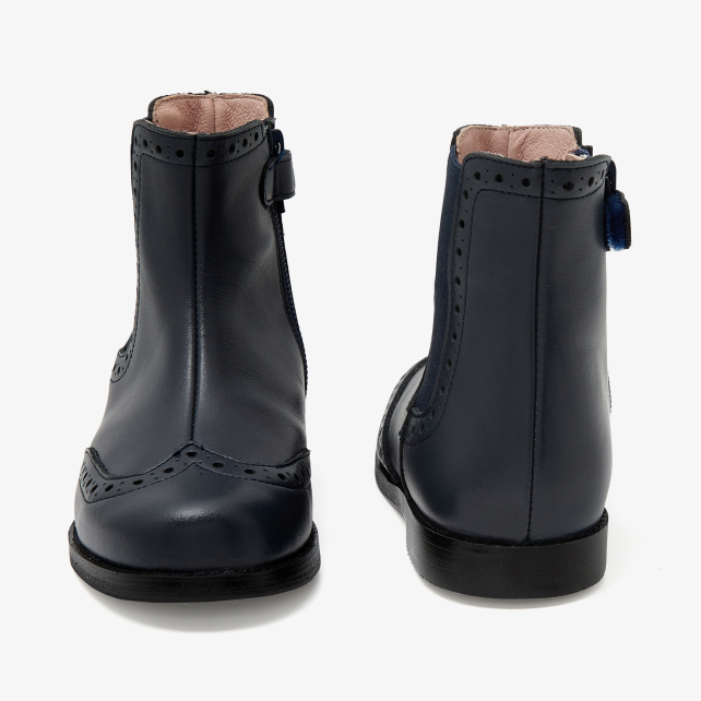 Girl leather Chelsea boots Girl leather Chelsea boots